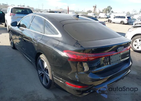 2025 Audi A6 E-Tron Prestige z USA, uszkodzony, nr VIN WAU3DAGH2SA026919